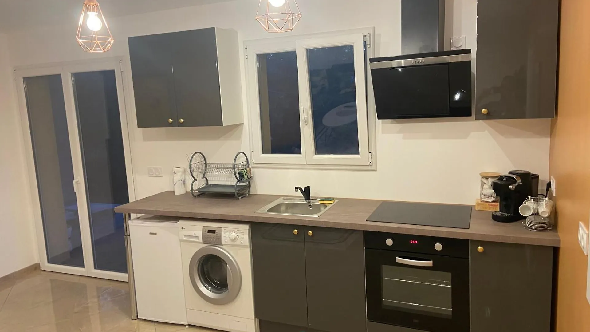 Appartement T3 Dans Une Villa Au Calme Drap 0*,  France